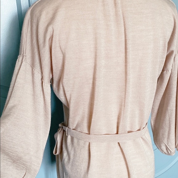 Carriere Studio Beautiful Lightweight Beige Wrap - Picture 11 of 14